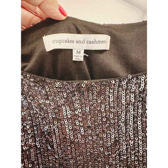⭐️ANTHROPOLOGY CUPCAKE AND CASHMERE Sequence Medium Top NWT - Picture 6 of 6